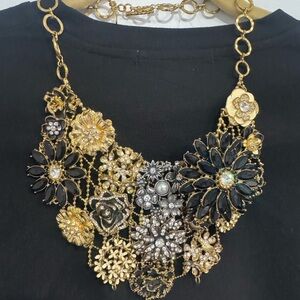 Elegant Black and Gold Floral Necklace